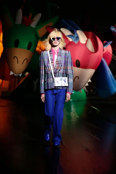 Look 30